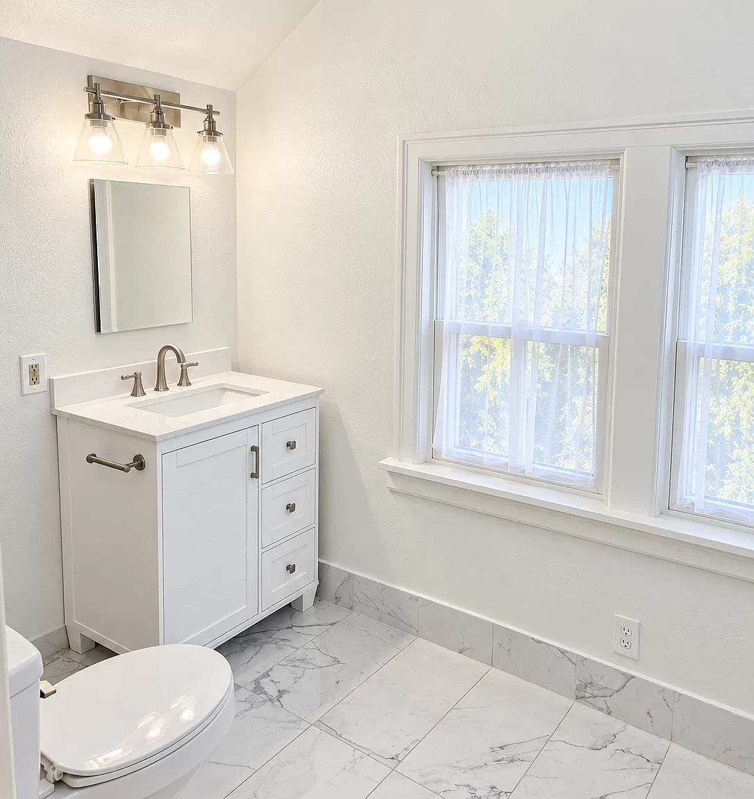 4 bed, 2.5 bath, 2307 sqft, $3,500 — Photo 3