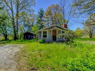 54 Maxwell Dr, Hendersonville, NC 28792