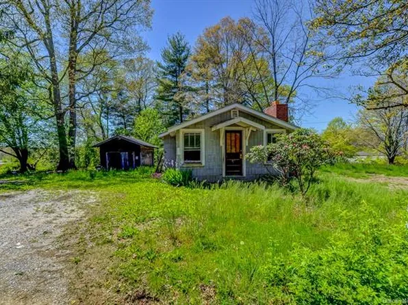 54 Maxwell Dr, Hendersonville, NC 28792