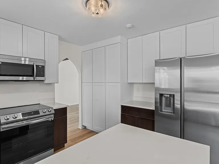 3204 Valley Hi Ave — Photo 5