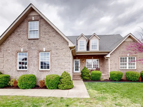 1406 Davy Crockett Dr, Murfreesboro, TN 37129