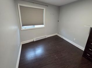 21 Scarlett Rd #1, Toronto, ON M6N4J5