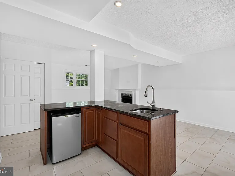 13296 Hollinger Ave — Photo 39