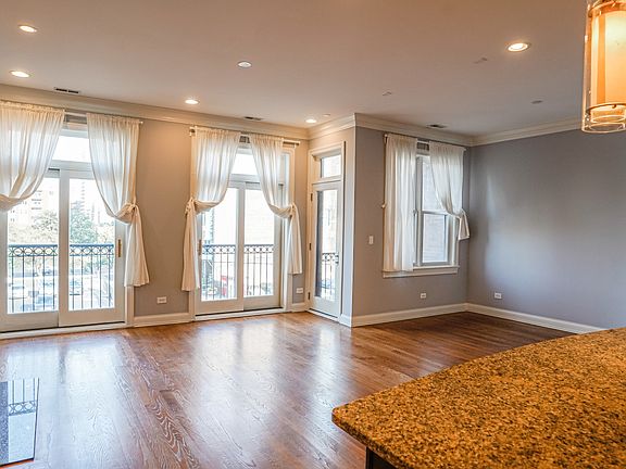 5th image of 218 N Halsted St Unit 3