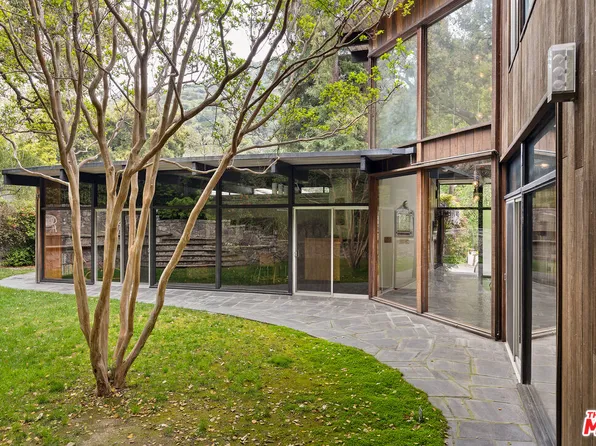 2839 Mandeville Canyon Rd, Los Angeles, CA 90049