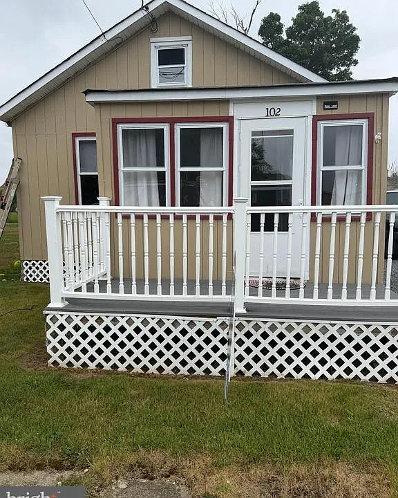 102 Garrison Ave