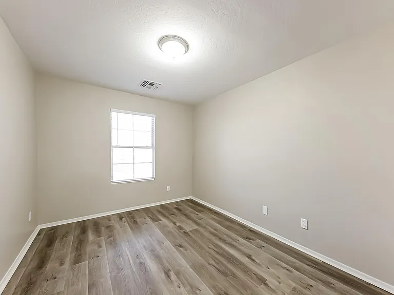 2409 S 90th Gln — Photo 11