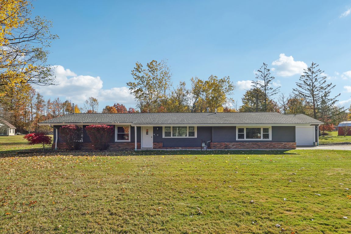 E Bel Meadow Ln-S0511-001.jpg