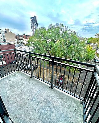 4th image of 12-15 Broadway #411