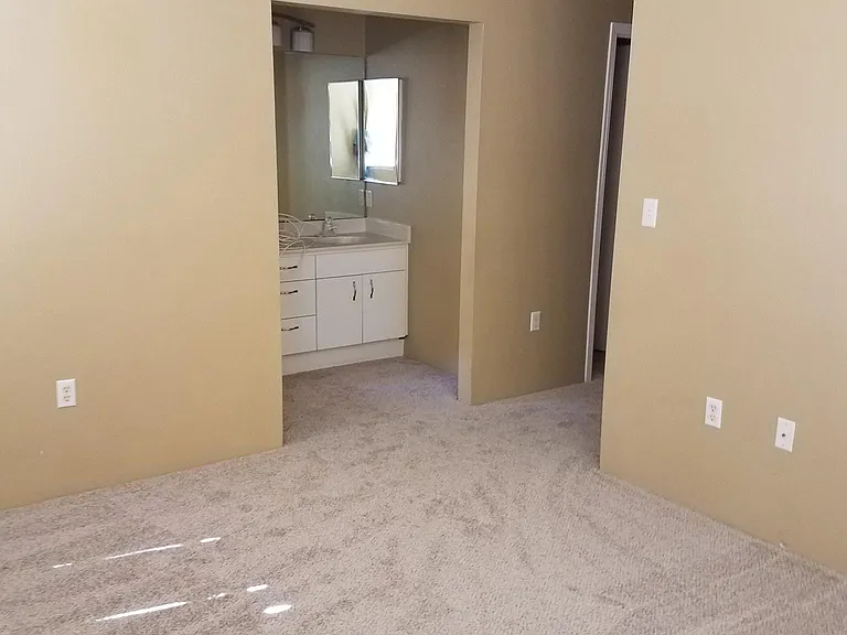 New carpet in both bedrooms