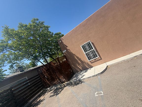 4th image of 409 Harvard Dr SE #C