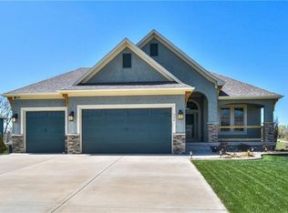 506 SW Russell St, Oak Grove, MO 64075