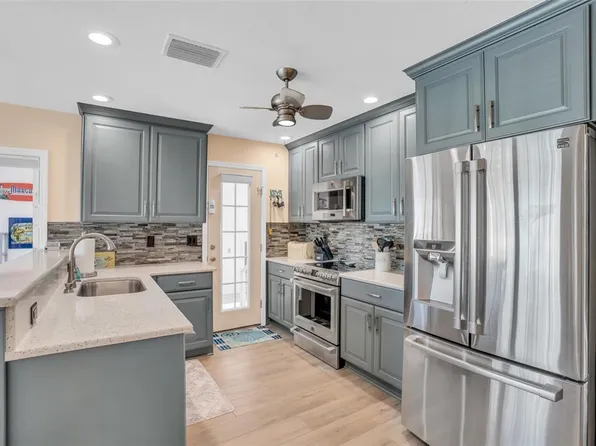 12235 Boat Shell Dr, Matlacha Isles, FL 33991