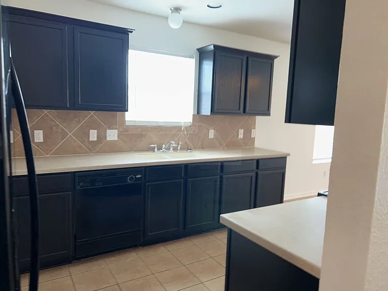 3304 Catalina Dr — Photo 6