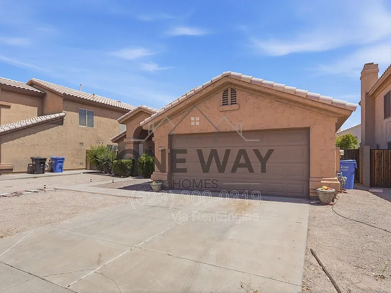 4622 E Summerhaven Dr — Photo 2