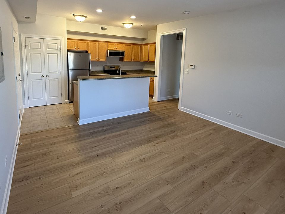 1st image of 206 W Main St APT 3A