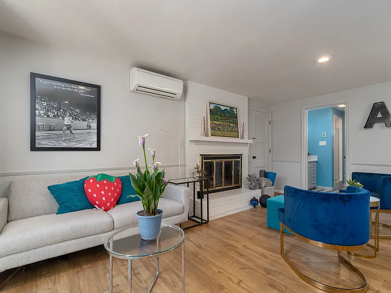 1565 Flintridge Ave — Photo 3