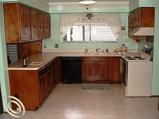 4th image of 22618 Corteville St