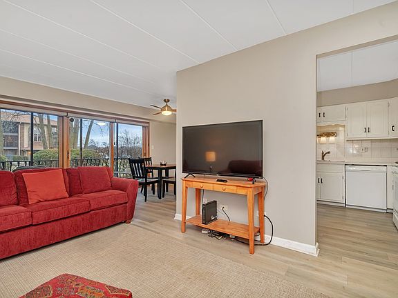 4th image of 8908 W 140th St APT 1K