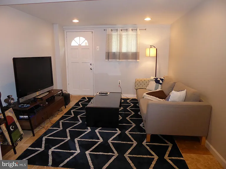 323 S Adams St — Photo 29