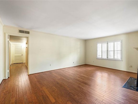3rd image of 22 Glenald Way NW