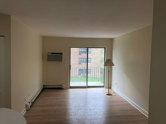 4th image of 205 W Miner St APT 203