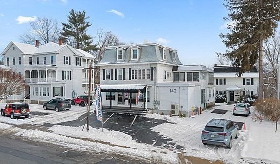 4th image of 140 Hamilton St
