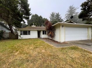 181 Breakwater Dr, Crescent City, CA