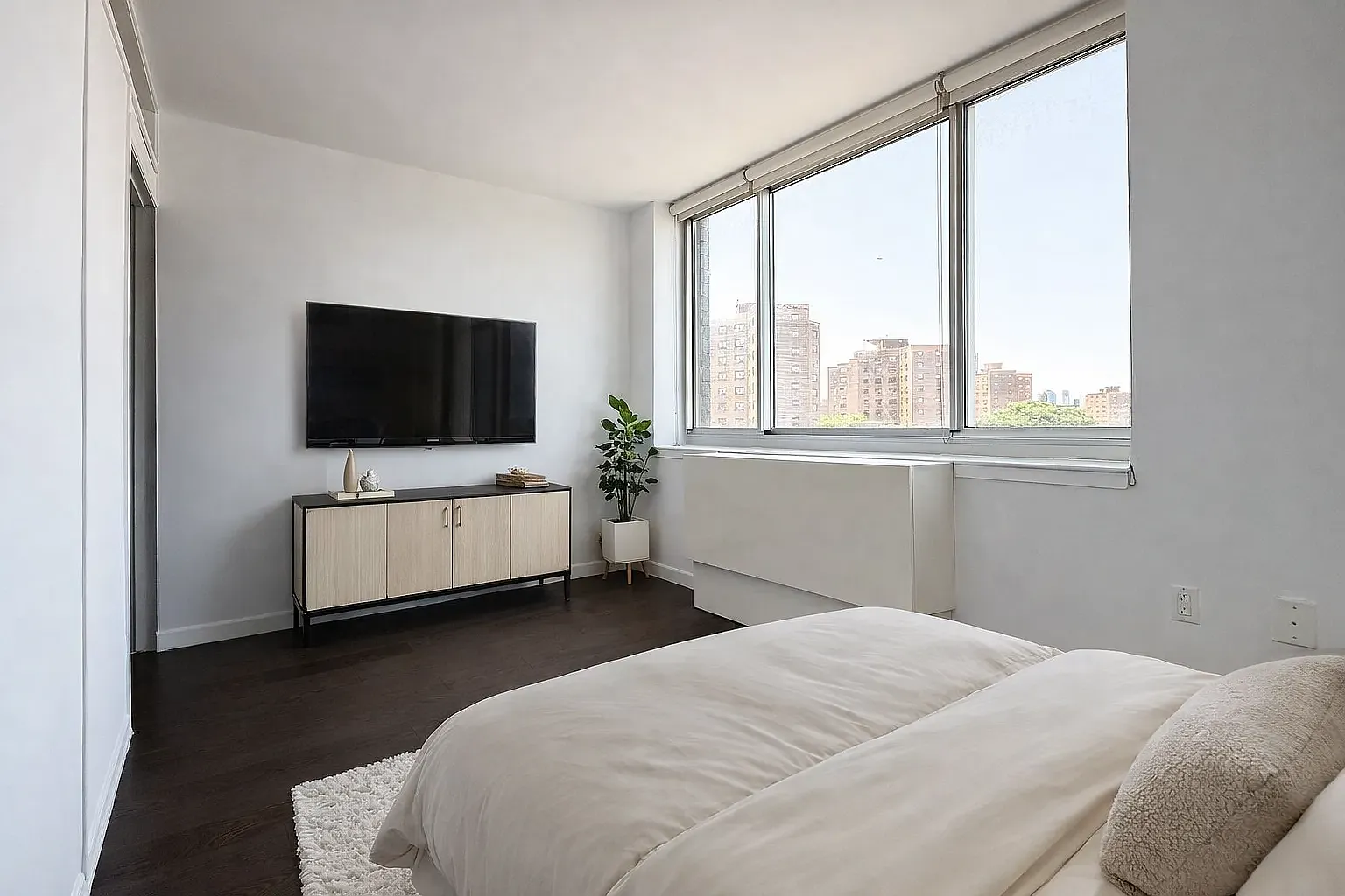 310 East 2nd Street — Photo 3