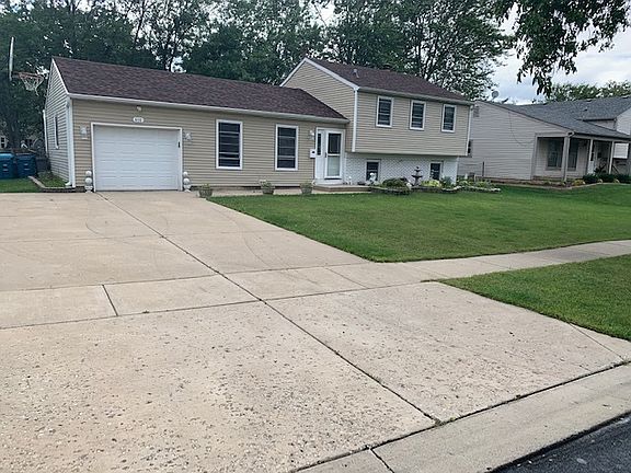 2nd image of 416 Alden Ln