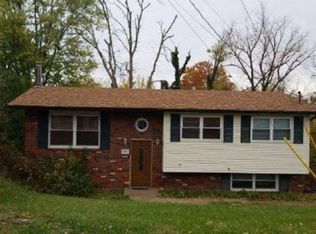 3201 Ridgeway Ave, Godfrey, IL 62035