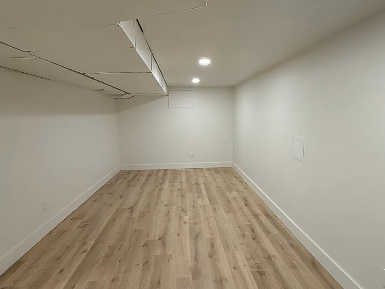 2418 E Kirkwood St — Photo 13