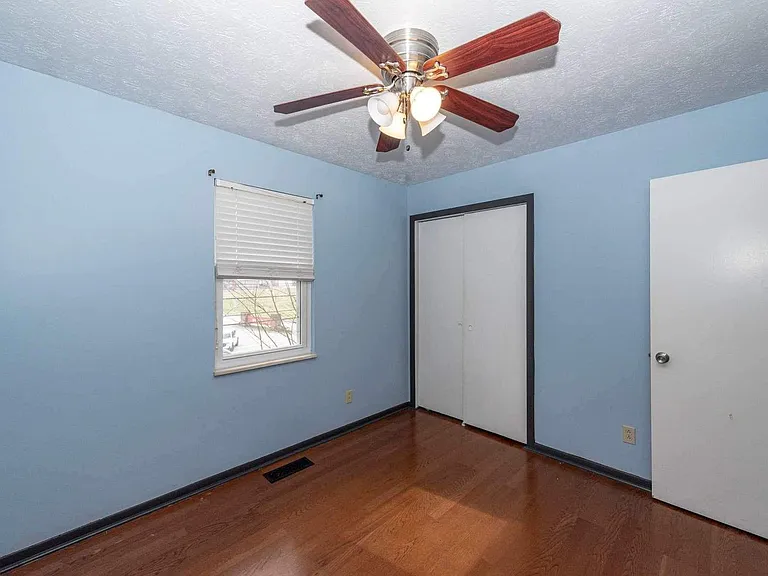 2620 Lesa Ln — Photo 8