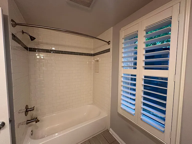 829 E Chestnut St — Photo 17