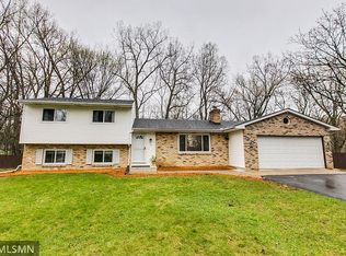 1138 Hunters Ct, Arden Hills, MN 55112