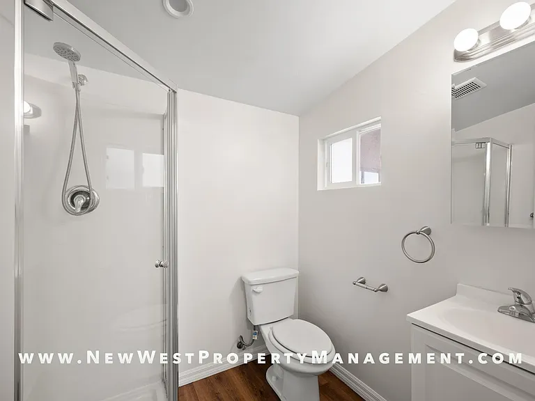 1043 Sampson St #A — Photo 13