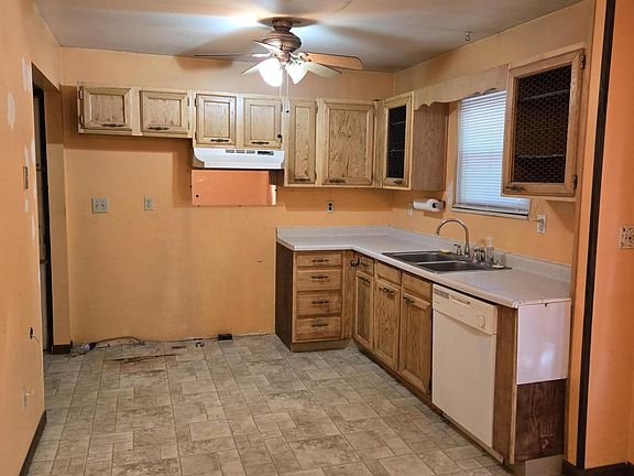 5th image of 10266 Knob Hill Dr