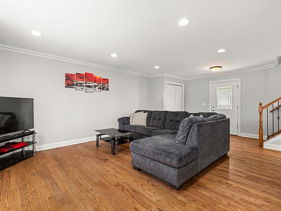 4th image of 212 E Lakeside Dr