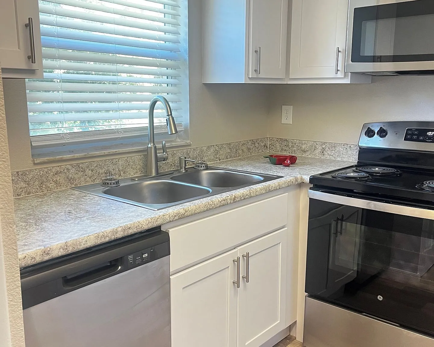 Spring Garden Apartments — Photo 3