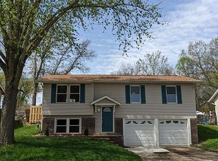 11 Oak Bend Dr, Saint Peters, MO 63376