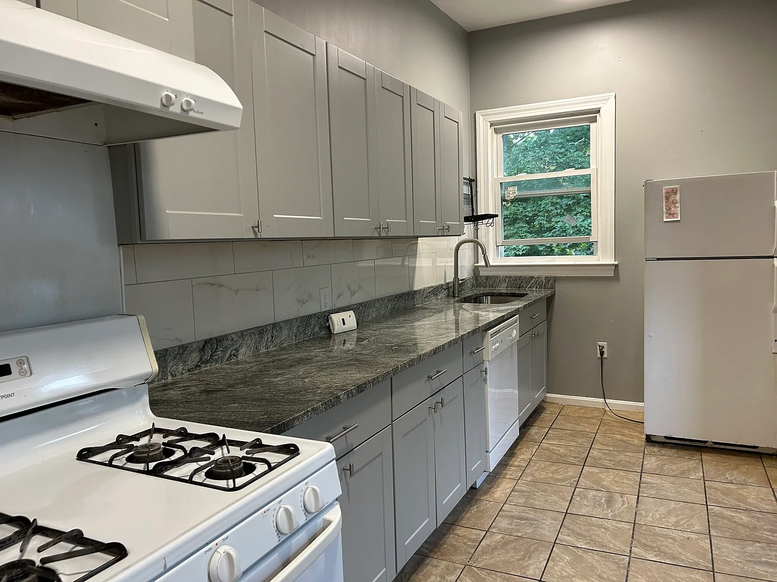 4 bed, 3.0 bath, 1500 sqft, $3,750 — Photo 1