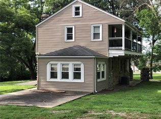 7205 NW Prairie View Rd, Platte Woods, MO 64151