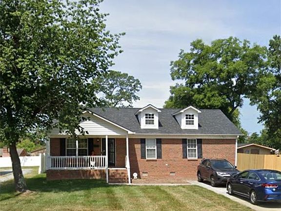 2nd image of 809 Elwell Ave