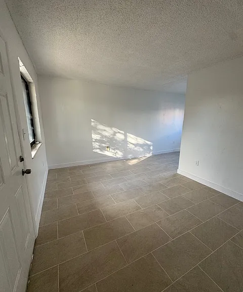 1501 SW 7th St #4 — Photo 5