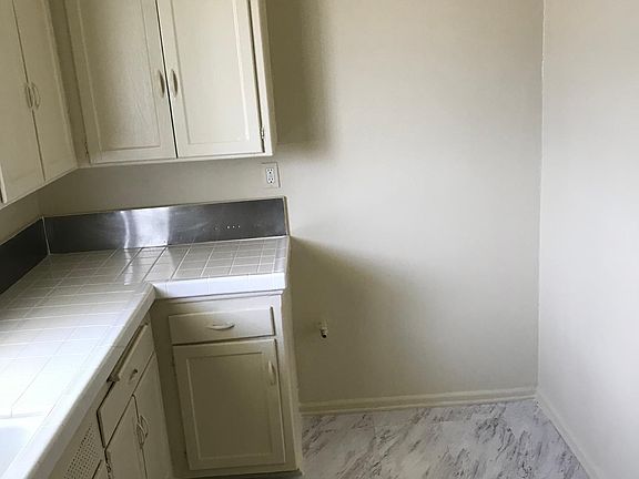 5th image of 4036 Hillcrest Dr APT C