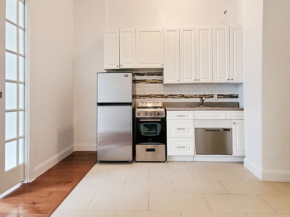2nd image of 220 W 122nd St #3B