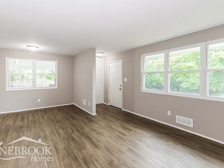 3621 Lexington Dr — Photo 3