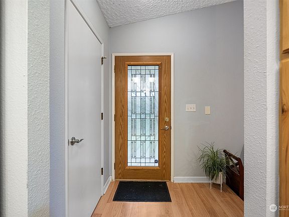 4th image of 15804 NE 6th Circle