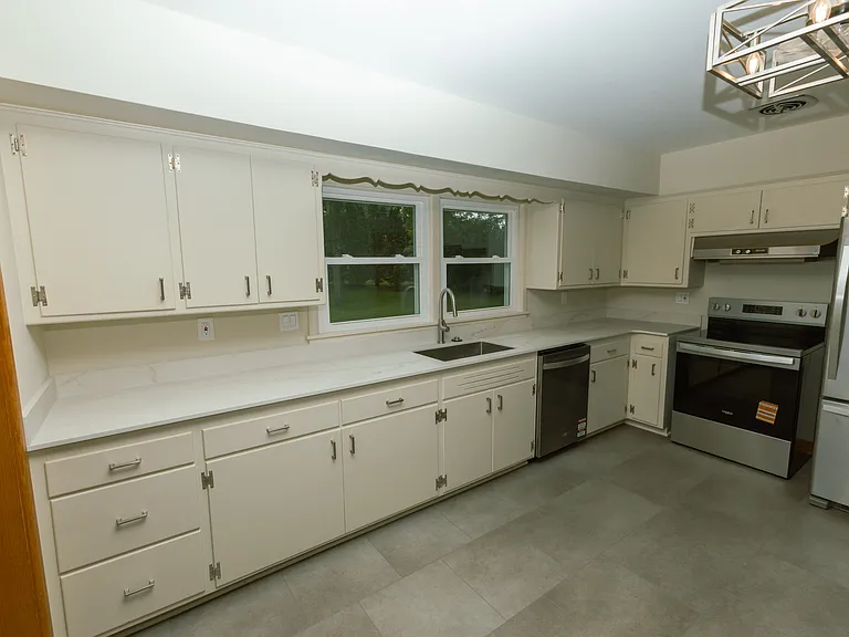 11120 W Mallory Ave — Photo 11