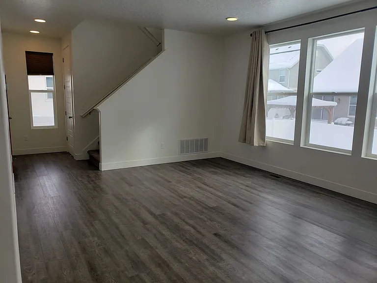 1033 S Vine St — Photo 14
